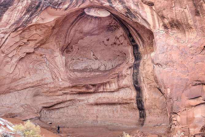 2.5 Hours of Monument Valley's Backcountry 4×4 Tour - Meeting at The View Hotel