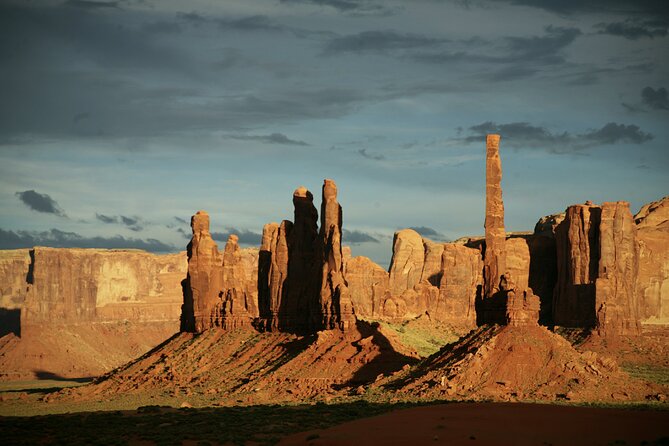 2.5 Hours of Monument Valley's Backcountry 4×4 Tour - Totem Pole and the North Window