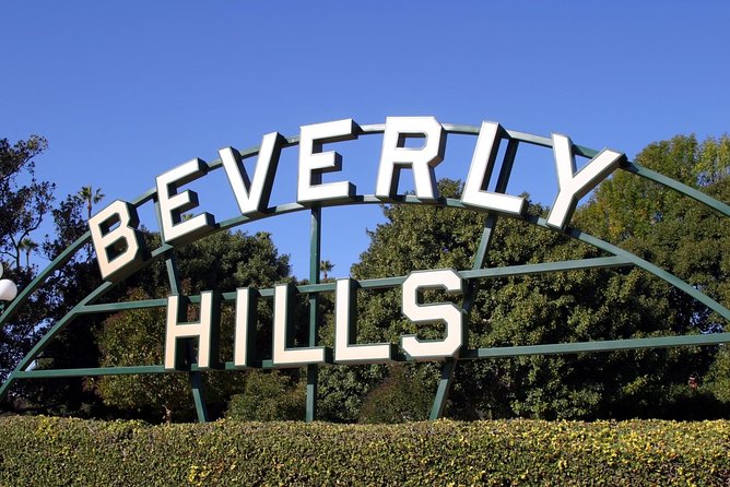 2-Hour Hollywood Bus Tour - Hollywood Hills and the reservoir views