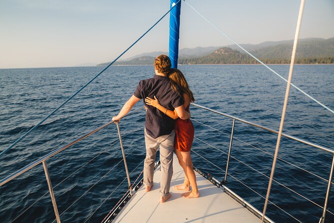 2 Hour Sailing Cruise on Lake Tahoe - Drinks, conversation, and the small-boat atmosphere