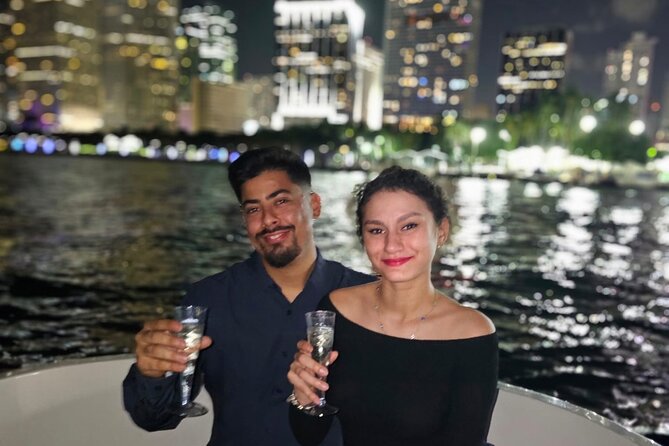 2 hrs Miami Private Boat Tour with Cooler, Ice, Bluetooth Stereo - Captains and the bareboat paperwork