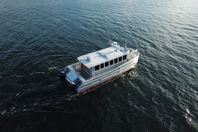 3.5 Hour Crowd-Skipping Whale Tour in Juneau, Alaska - Auke Bay and the 2.25-hour cruise