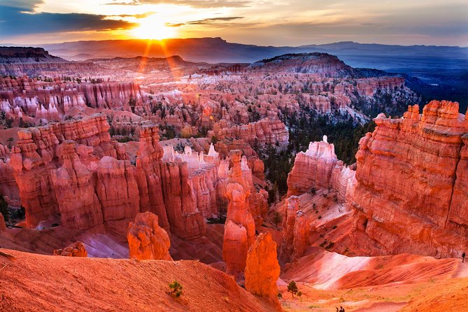 3-Day Tour: Zion, Bryce Canyon, Monument Valley and Grand Canyon - Day one: Zion’s cliffs and Bryce Canyon’s hoodoos