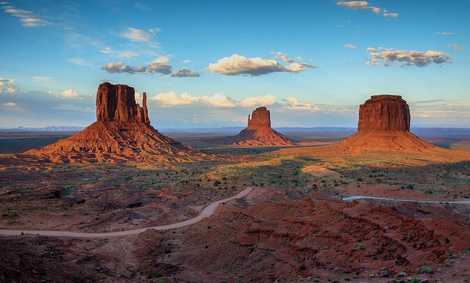 3 Hour Monument Valley Tour - Suns Eye Arch and Ear of the Wind Arch