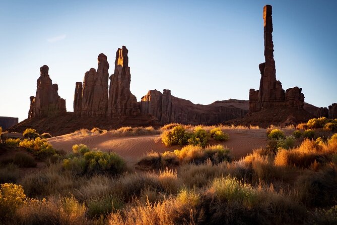3 Hour Monument Valley Tour - East and West Mitten Buttes