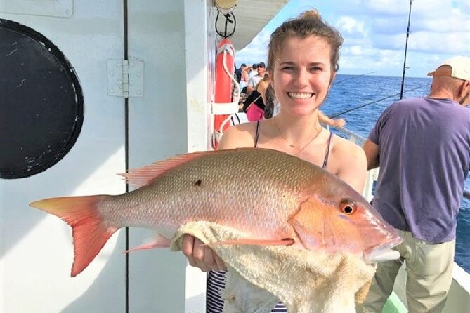 4-Hour Day or Night-Time Reef Bottom Fishing Charter in Fort Lauderdale - Family suitability and comfort