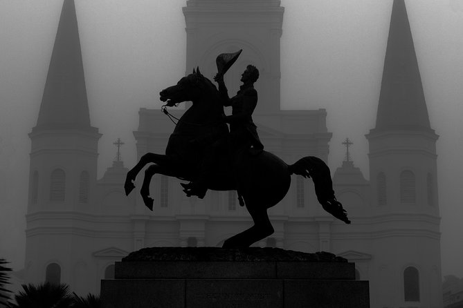 Adults Only Haunted Pub Crawl in New Orleans - The guide can make or break the evening