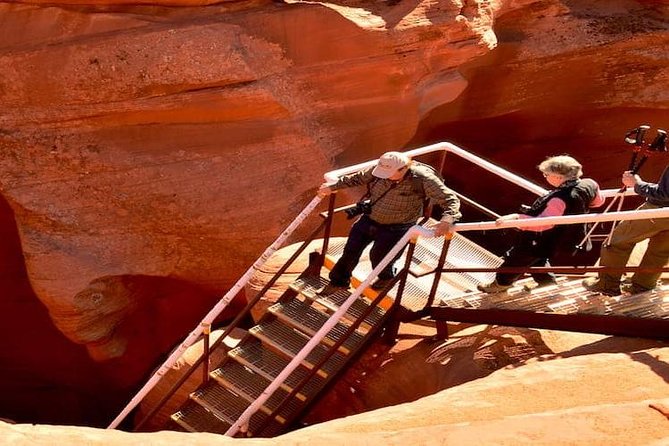 Antelope Canyon and Horseshoe Bend Day Tour from Flagstaff - Going down into Antelope Canyon