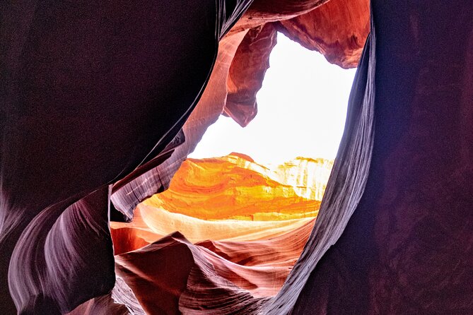 Antelope Canyon and Horseshoe Bend Day Tour from Flagstaff - Navajo guidance and the human side of the visit