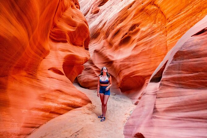 Antelope Canyon and Horseshoe Bend Day Trip from Las Vegas - Walking out to Horseshoe Bend