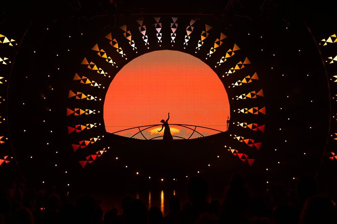 'Auana by Cirque du Soleil at the Waikiki Beachcomber Hotel - Is the ticket worth the money?