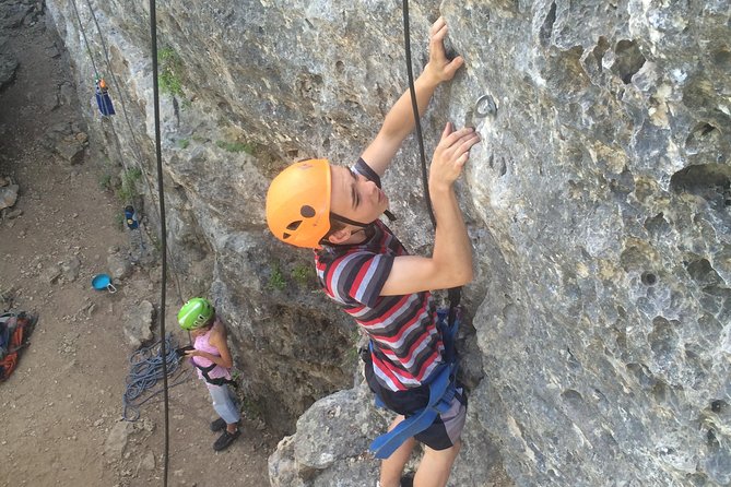Austin Guided Outdoor Climbing Experience - Why the Austin Greenbelt makes a good climbing classroom