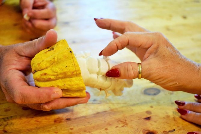 Award Winning Farm Tour: Coffee, Chocolate and Unique Gifts - A Kona farm above the Pacific