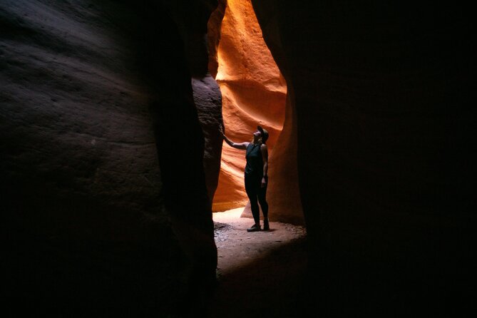 Award Winning UTV Slot Canyon Tour - Upper Red Cave: a short first look at slot-canyon form