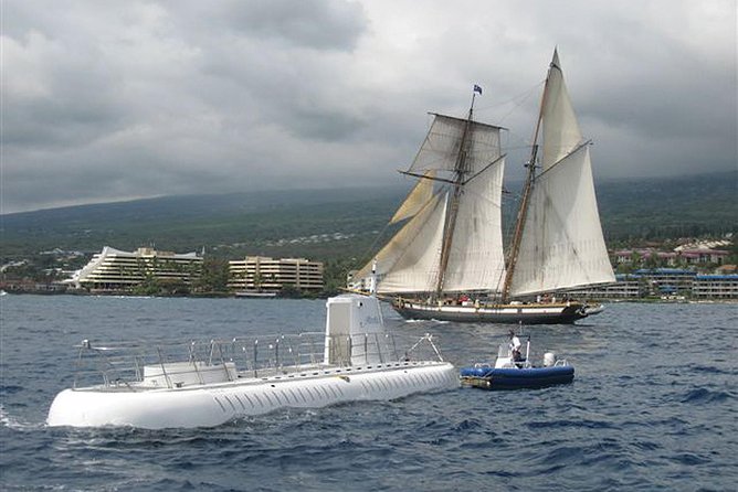 Big Island: Atlantis Submarine from Kona Beach - What the Kona submarine experience is really like