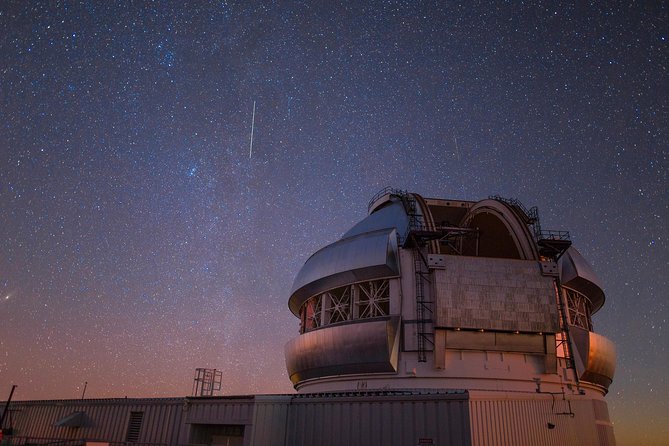 Big Island: Mauna Kea Summit and Stars Small-Group Adventure Tour - Starting in Kona and heading toward the mountain