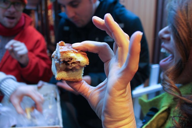 Bikes, Bites & Views: Chicago's Signature Dishes Bike Tour-Adults - Beer costs extra, and preferences vary