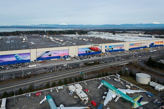 Boeing Factory Tour with Guided Transport from Seattle - The Future of Flight Aviation Center