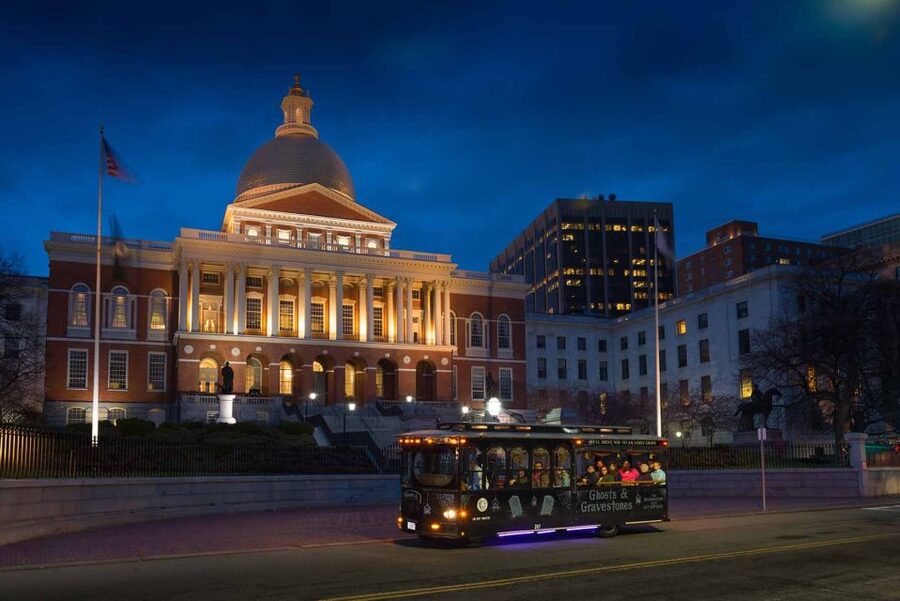 Boston: 1.5-Hour Ghosts and Gravestones Tour - Small details that make the evening better