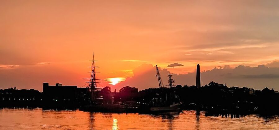 Boston: Boston Harbor Sunset Cruise - Boston Harbor at sunset: what makes the ride special