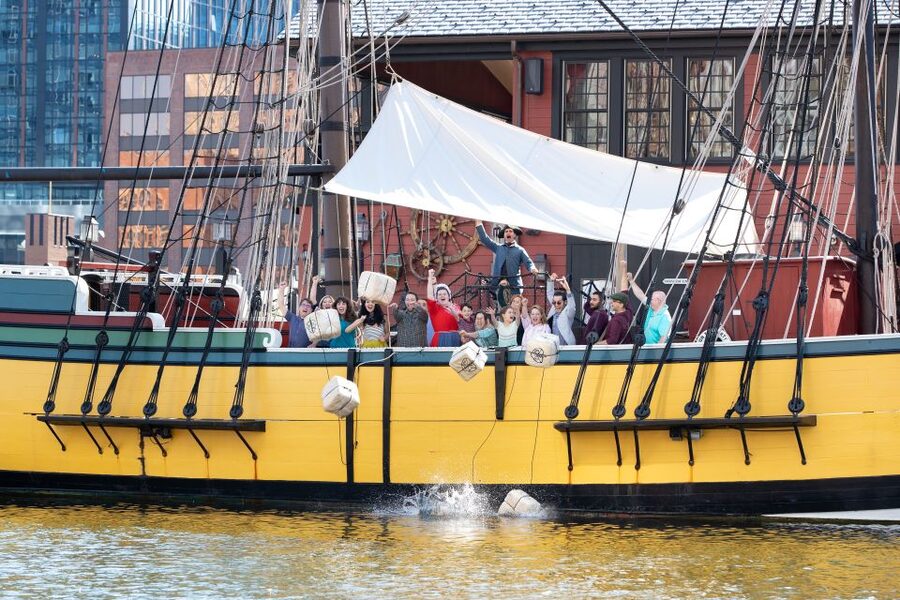 Boston: Boston Tea Party Ships and Museum Interactive Tour - Holograms, artifacts, and the museum displays