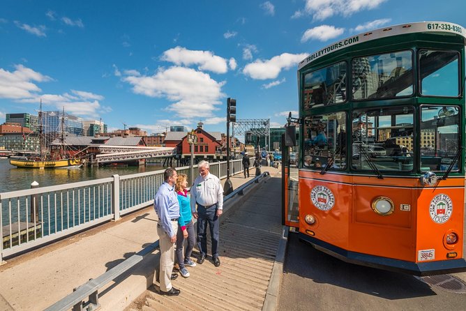 Boston Hop-On Hop-Off Trolley Tour with 13 Stops - Guides, narration, and the human factor
