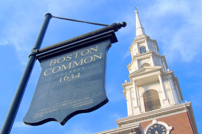 Boston's Freedom Trail: A Revolutionary Walking Tour - Three burial grounds and Boston’s famous names
