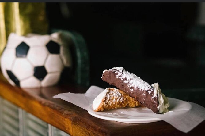 Boston's North End Food and History Walking Tour - The first tastes: arancini, pizza, and regional clues