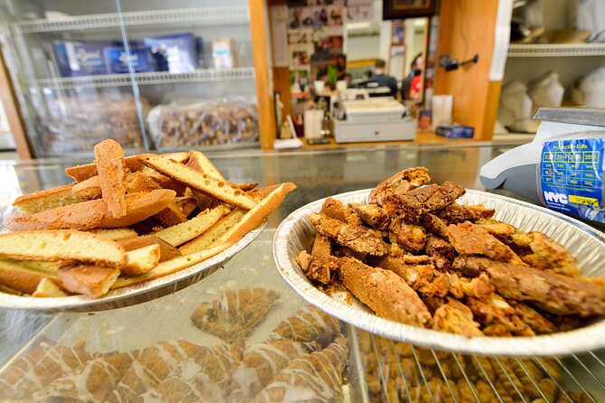 Brooklyn Bridge & DUMBO Food Tour: Local Eats & Landmarks - Nearly two hours exploring DUMBO