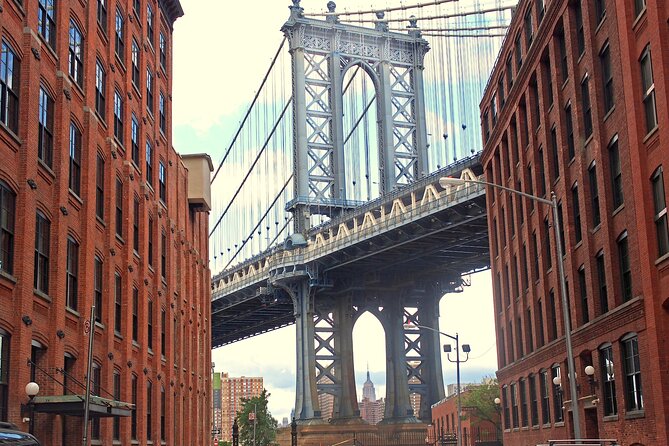 Brooklyn Bridge & DUMBO Food Tour: Local Eats & Landmarks - The guide can make or break the experience