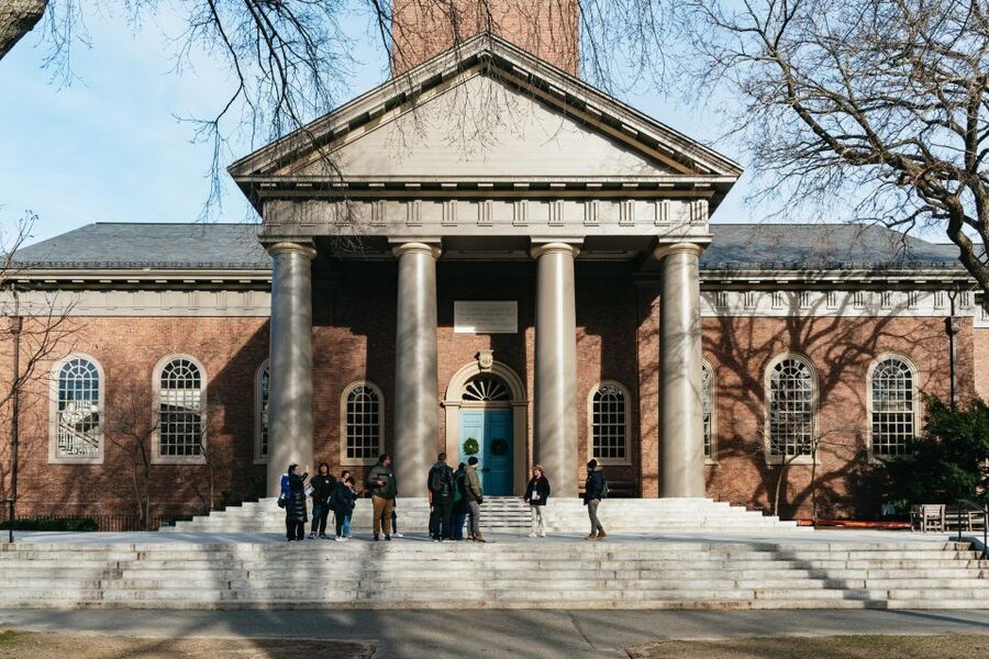 Cambridge: Harvard University Student-Guided Walking Tour - Key points at a glance