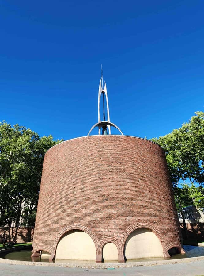 Cambridge, Massachusetts: MIT and Harvard Walking Tour - Banana Lounge, Stata Center, and the MIT sense of humor