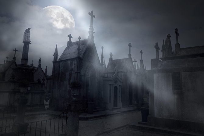 Cemetery and Ghost BYOB Bus Tour in New Orleans - BYOB rules, music, and the atmosphere on the bus