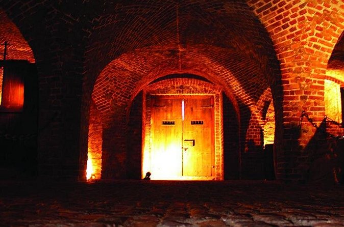 Charleston Ghost & Dungeon Night-Time Walking Tour with Entry to Provost Dungeon - How much walking should you expect?