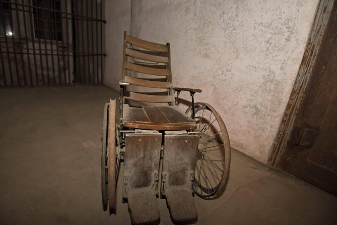 Charleston Haunted Jail Night-Time Walking Tour with Admission to Old City Jail - Is $40.50 a fair price?