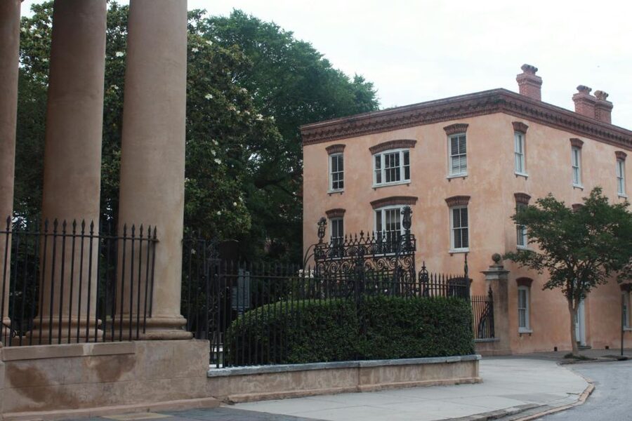 Charleston: Historic City Highlights Guided Bus Tour - The Battery Sea Wall and Charleston’s grand edge