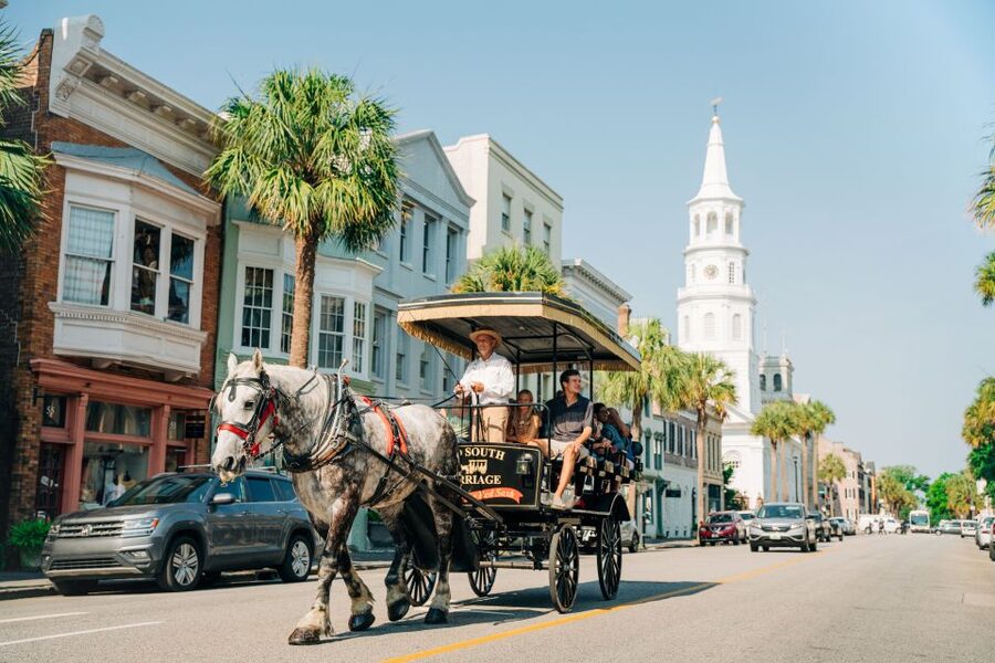 Charleston: Historical Downtown Tour by Horse-drawn Carriage - The guide makes or breaks the hour