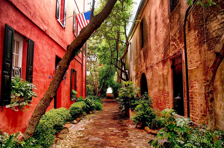 Charleston: History and Architecture Guided Walking Tour - Rainbow Row, City Market, and St. Philip’s Church