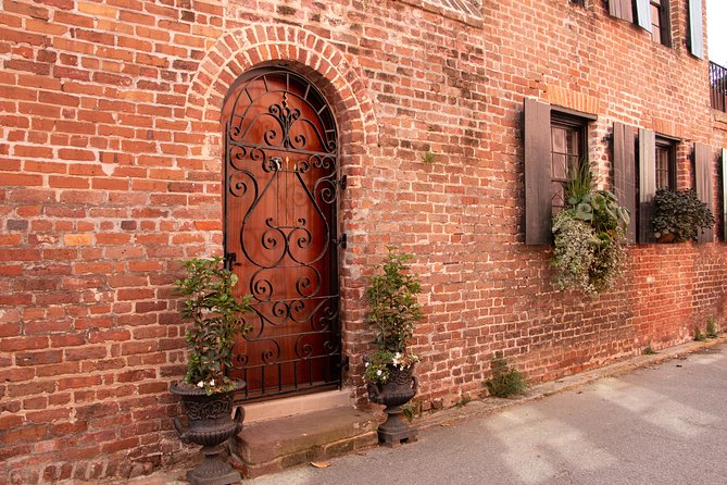 Charleston in a Nutshell Private Tours - Marion Square Gives You a Taste of City Green Space