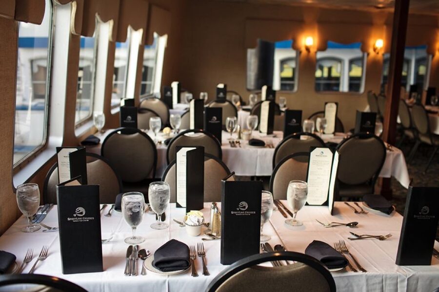 Charleston: Luxury Harbor Dinner Cruise - Sunset, music, and the evening mood