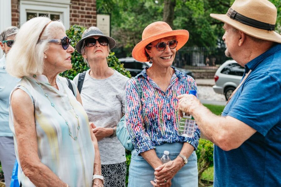 Charleston: Old Walled City Historical Walking Tour - Rainbow Row and the pleasure of looking up