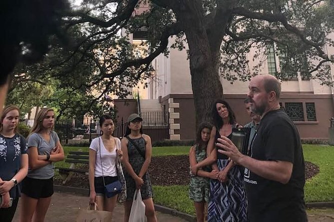 Charleston's Pleasing Terrors Night-Time Walking Ghost Tour - Poogan’s Porch and Charleston’s haunted restaurant lore