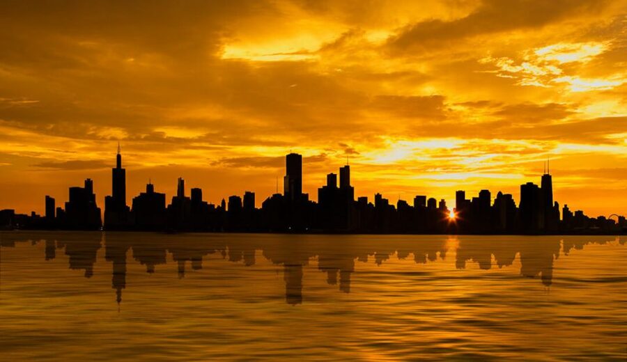 Chicago: 1.5-Hour Scenic Sunset Lake Cruise - Lake Michigan and the sunset skyline