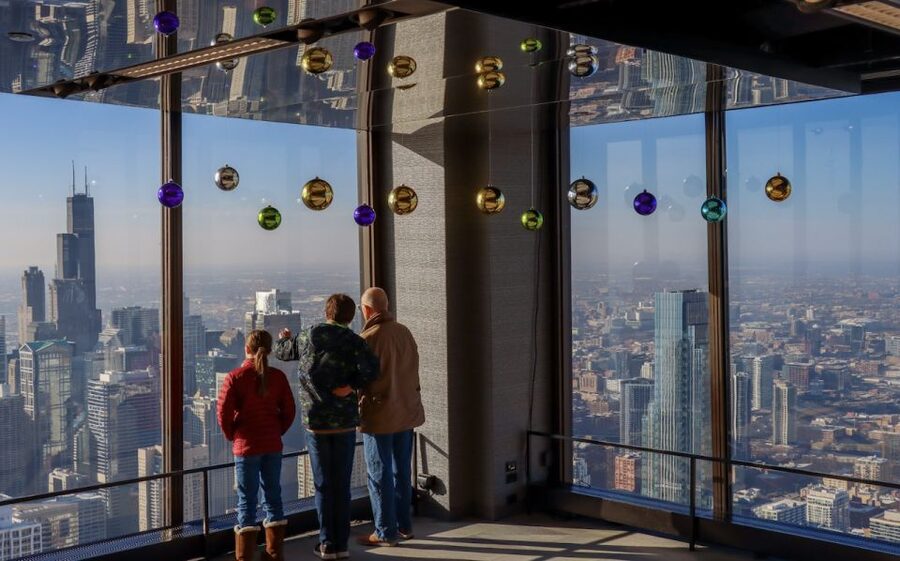 Chicago: 360 Chicago Observation Deck Sip and View Ticket - Chicago stories before and after the view