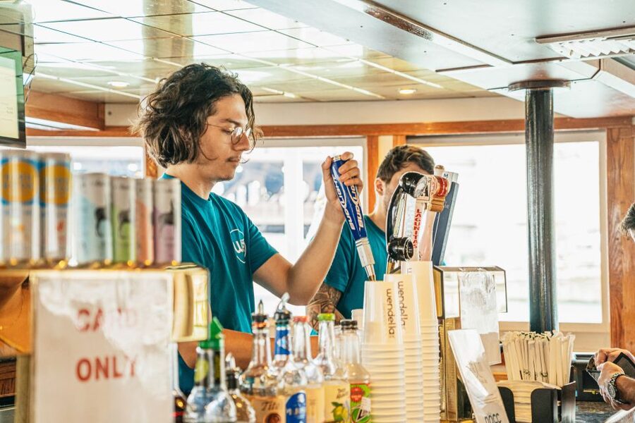 Chicago: 45-Minute Family-Friendly Architecture River Cruise - How the guides make architecture work for families