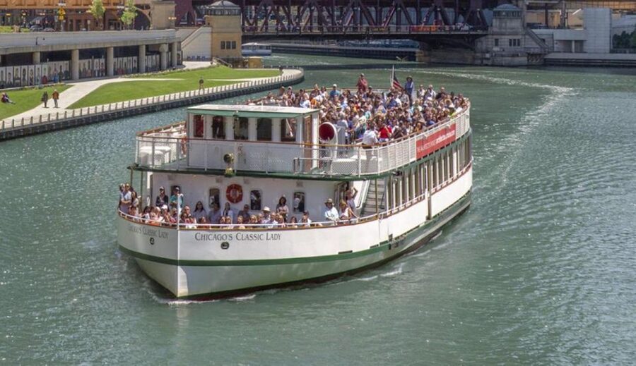 Chicago: Architecture Center Cruise on Chicago's First Lady - Who should book Chicago’s First Lady?