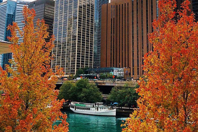 Chicago Architecture Center River Cruise aboard First Lady - 150 North Riverside and the engineering show