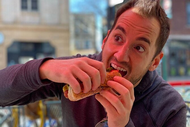 Chicago Favorites Ultimate Food and Walking Tour - Chicago food first, sightseeing second
