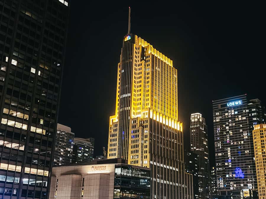 Chicago: Fireworks Cruise with Lake or River Viewing Options - What the $32 price delivers