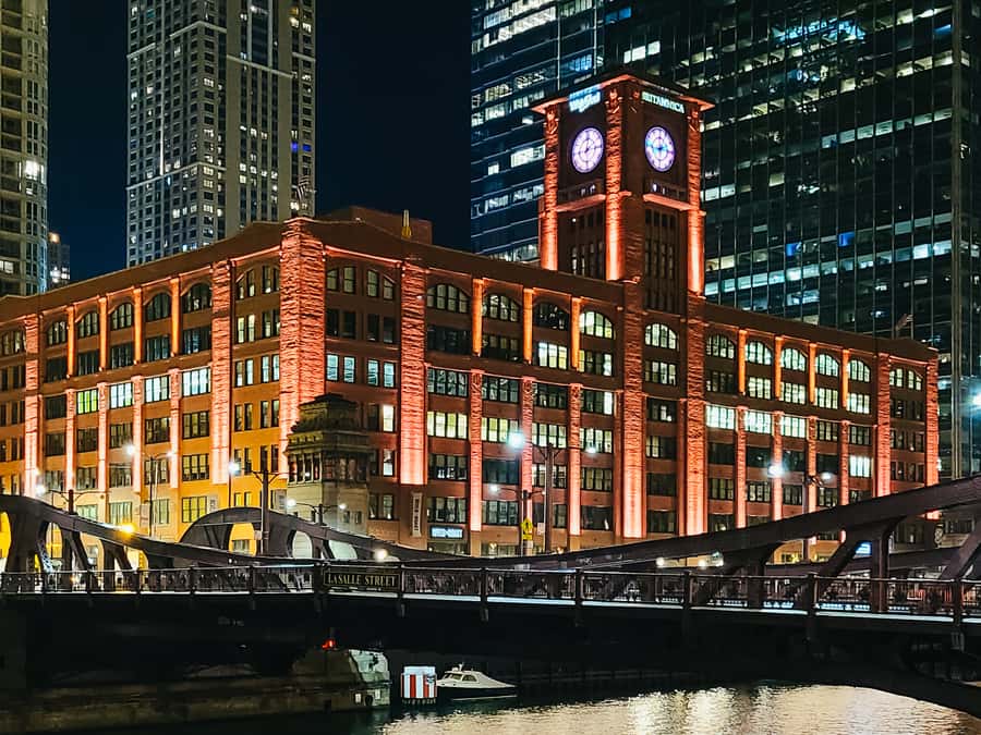 Chicago: Fireworks Cruise with Lake or River Viewing Options - Finding the boat and boarding smoothly